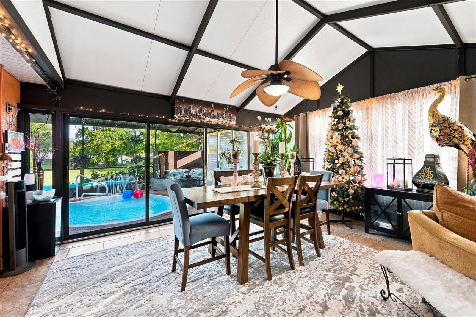 8136 GOLF CLUB CT