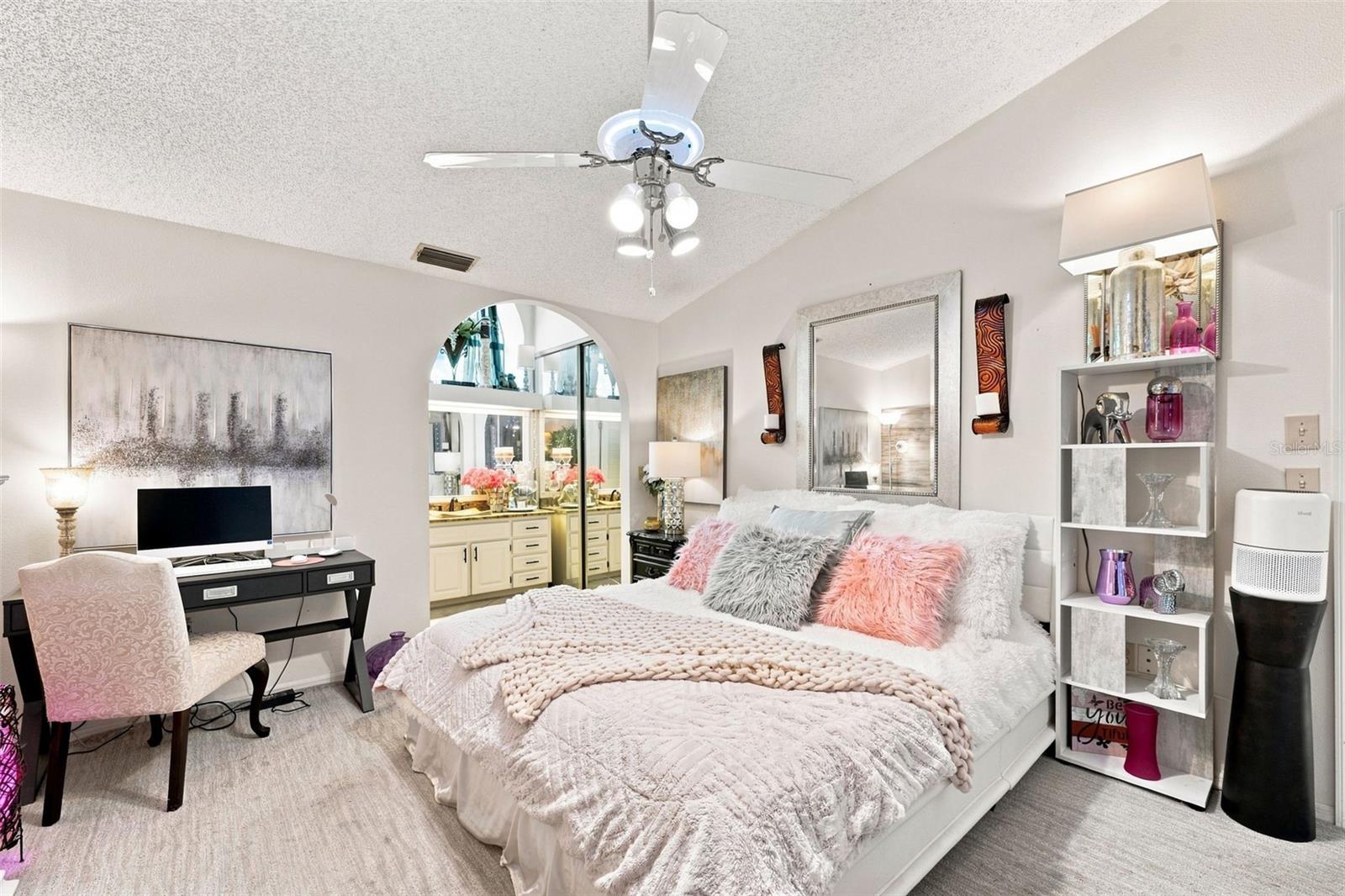 8136 GOLF CLUB CT