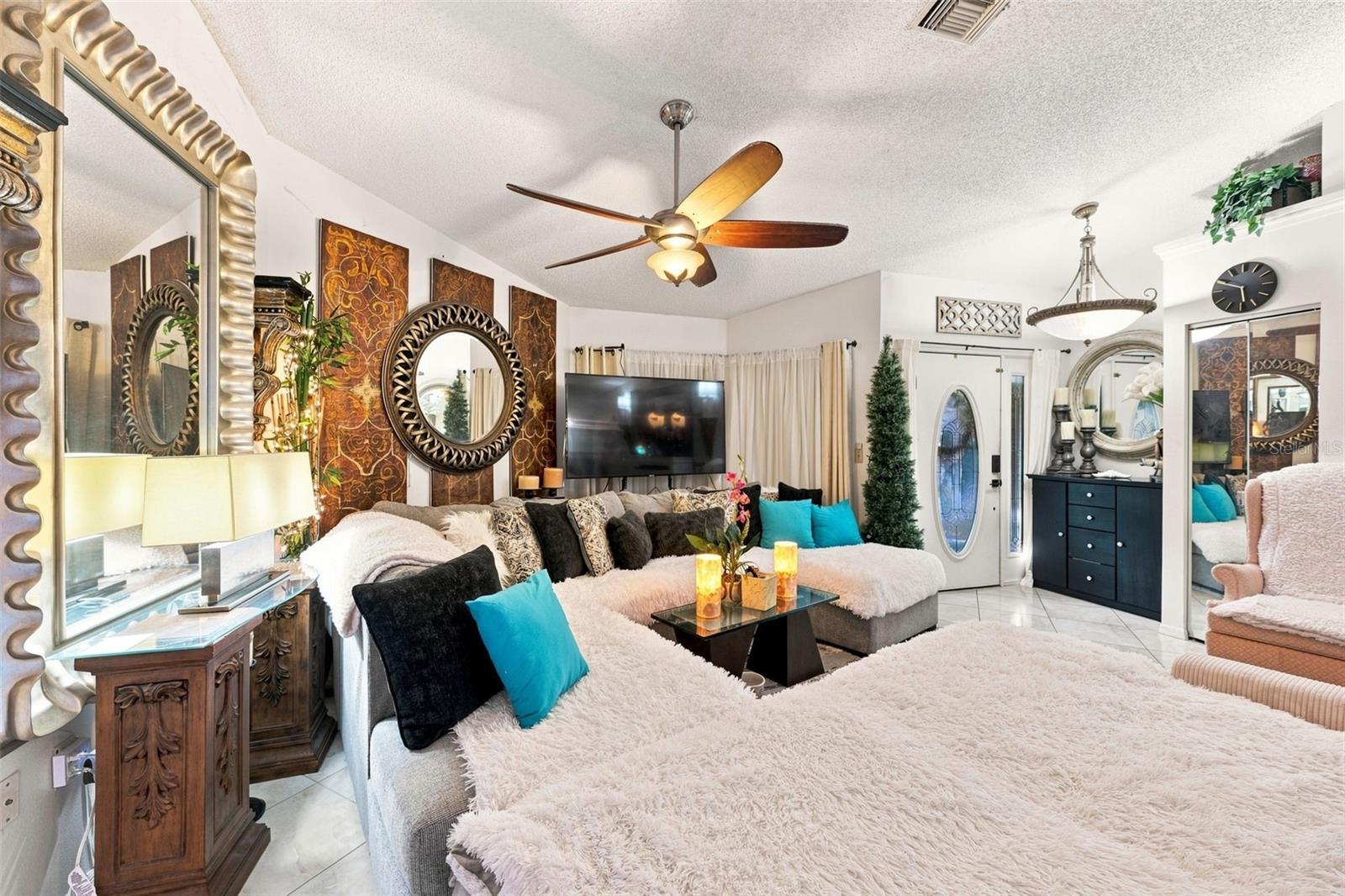 8136 GOLF CLUB CT