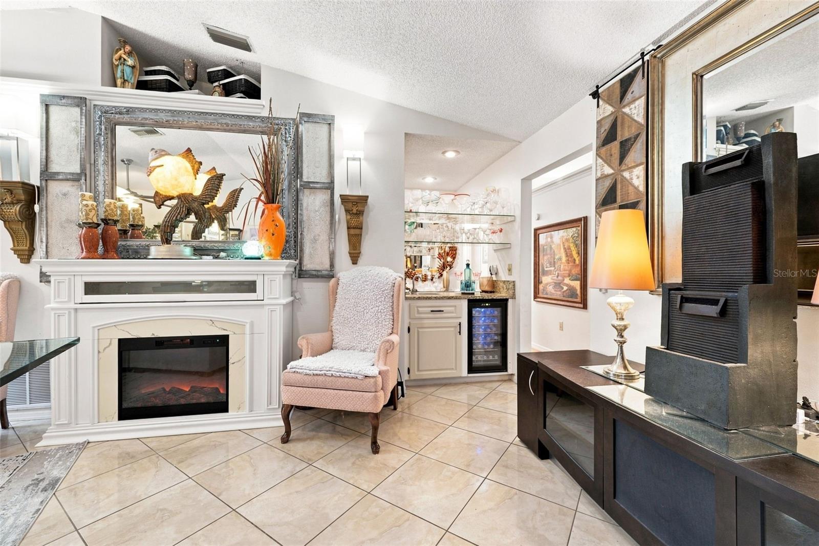 8136 GOLF CLUB CT