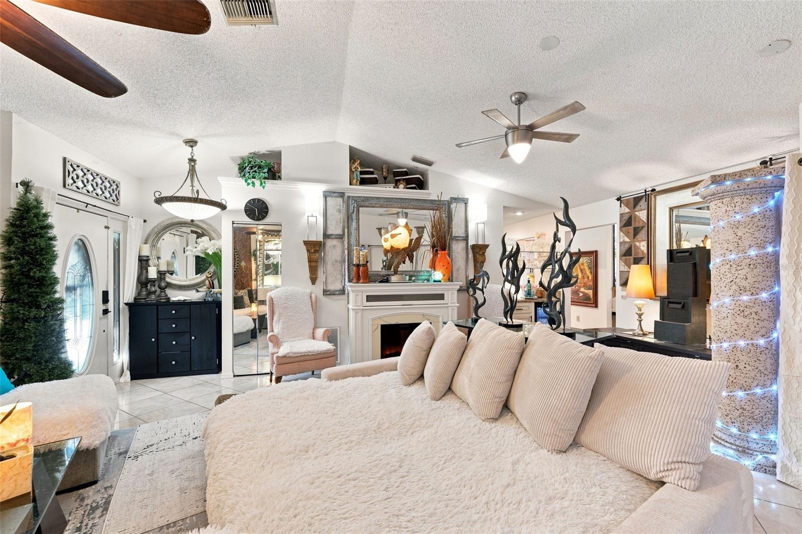 8136 GOLF CLUB CT