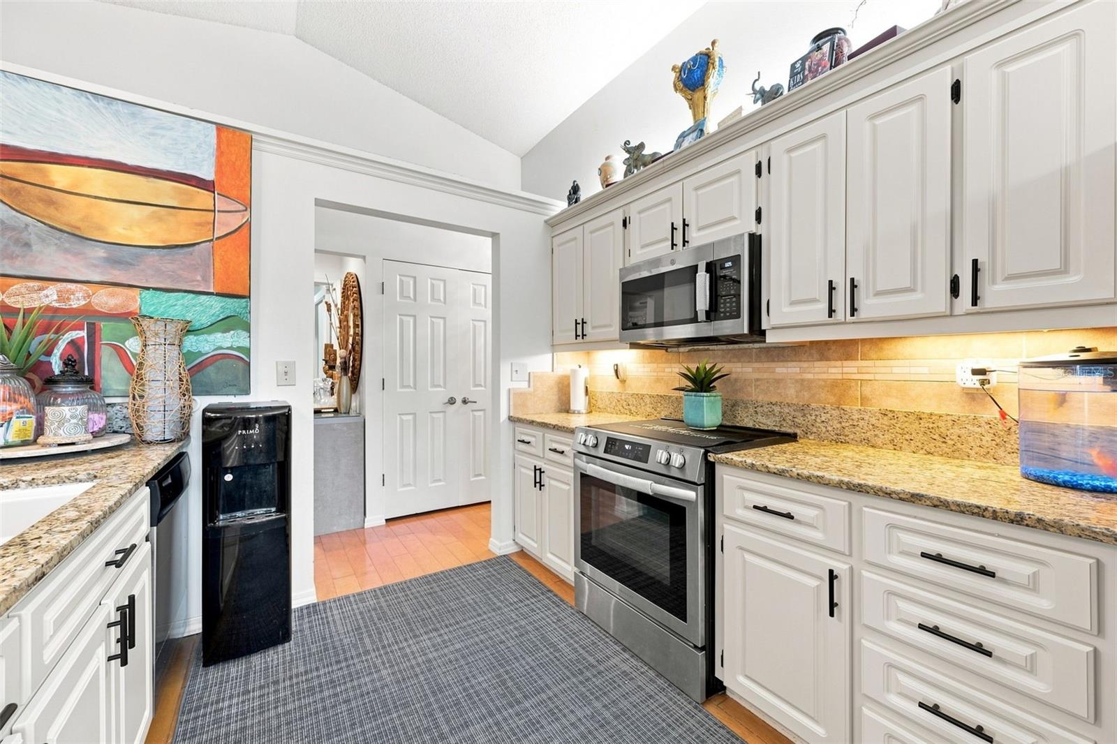 8136 GOLF CLUB CT
