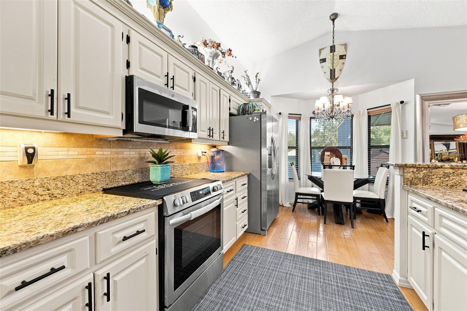 8136 GOLF CLUB CT