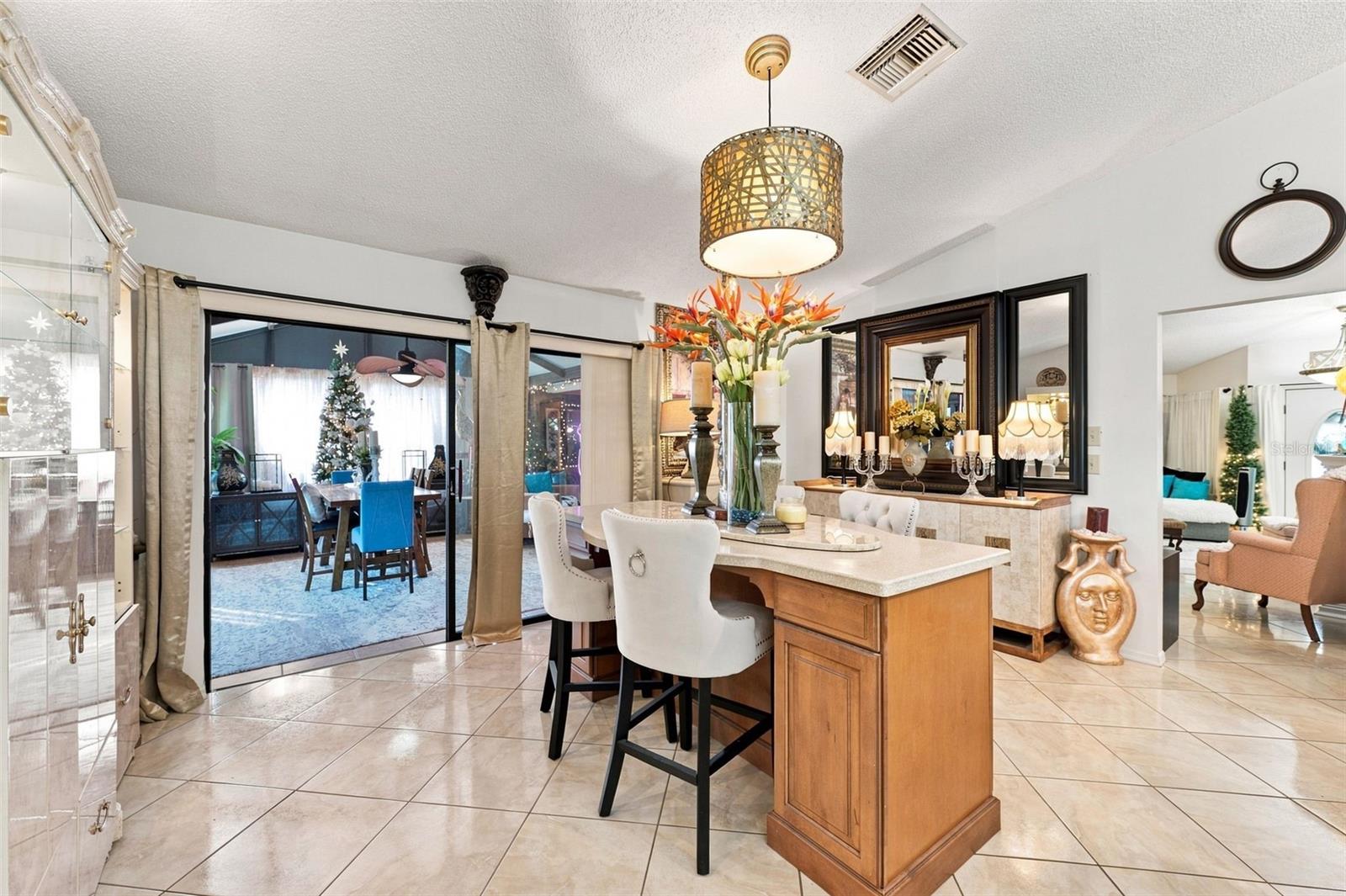8136 GOLF CLUB CT