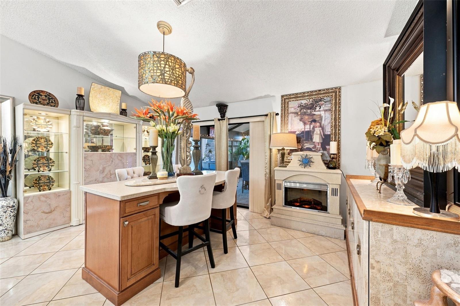 8136 GOLF CLUB CT