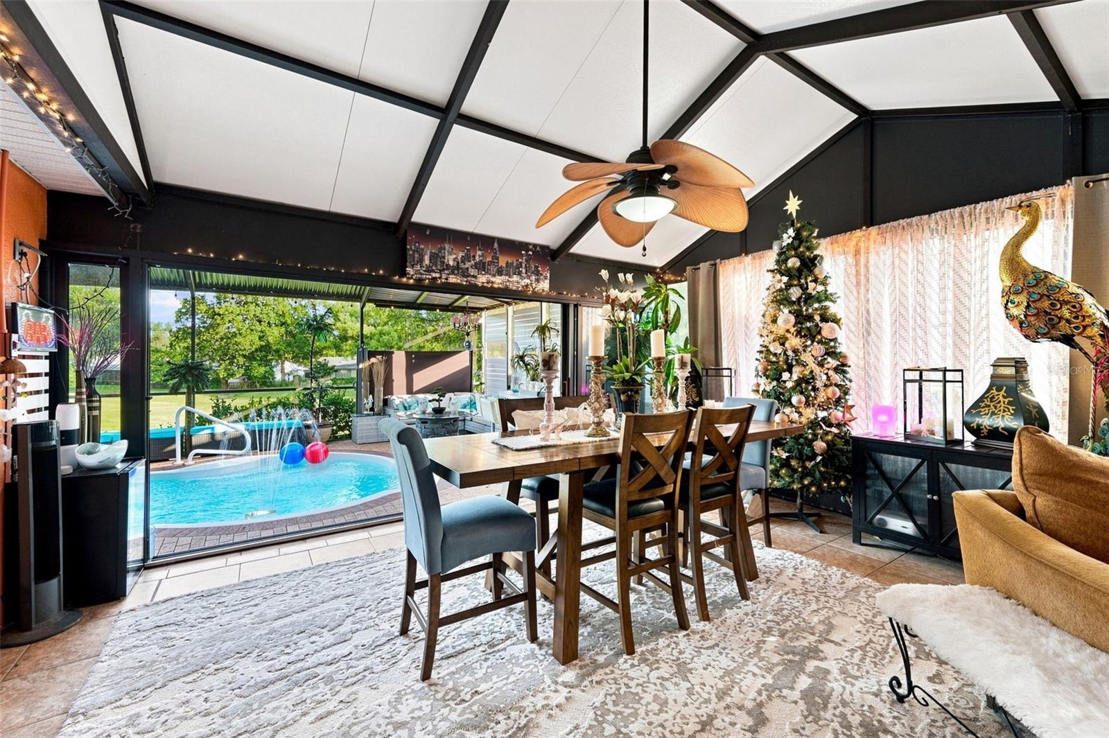 8136 GOLF CLUB CT