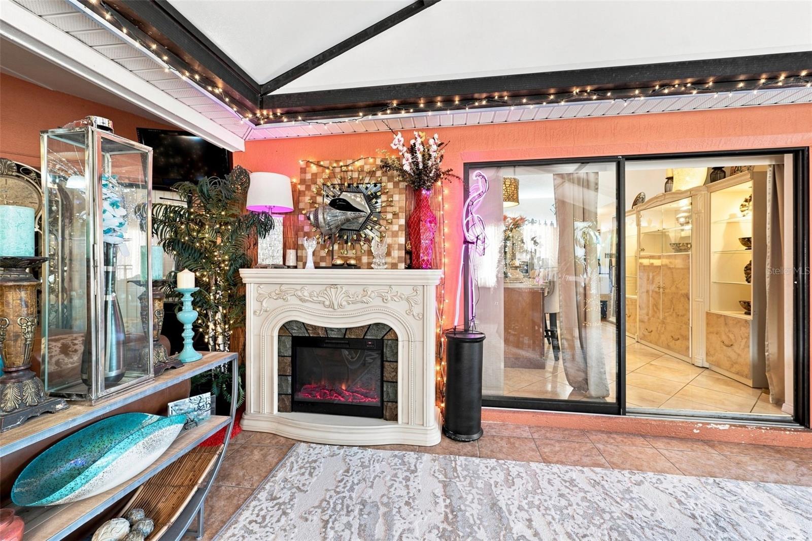 8136 GOLF CLUB CT