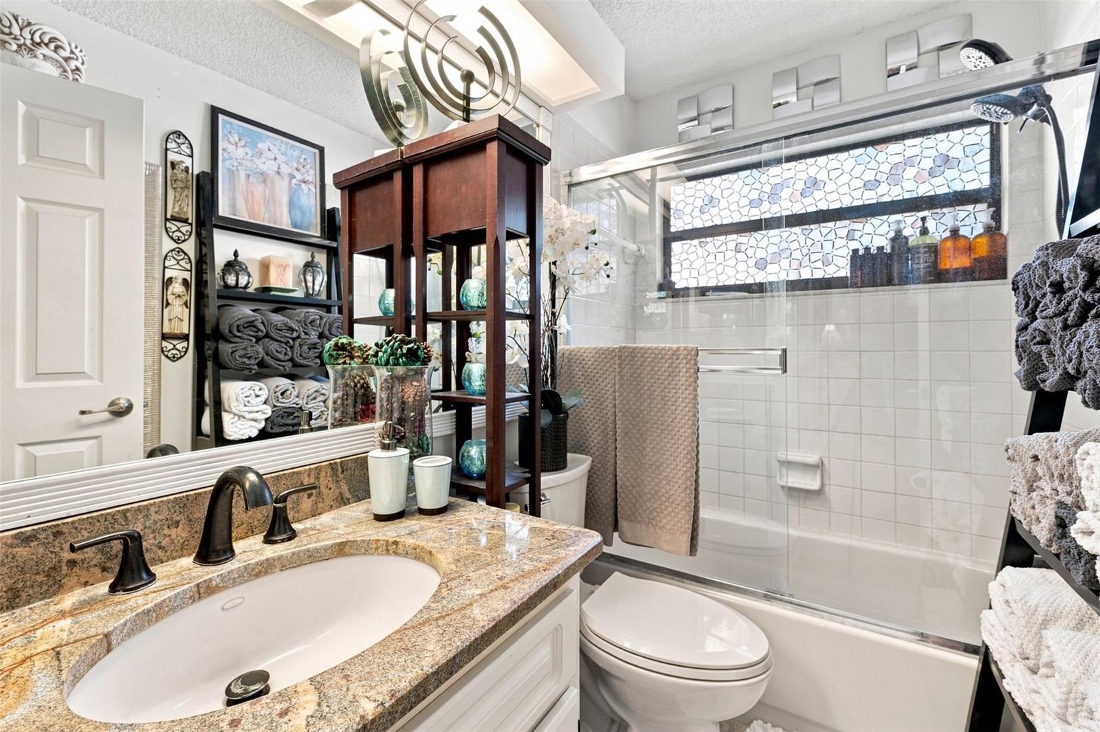 8136 GOLF CLUB CT