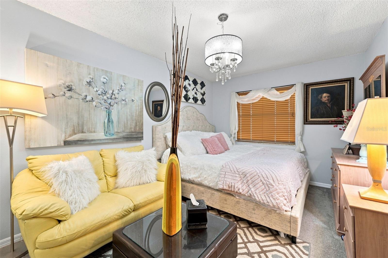8136 GOLF CLUB CT