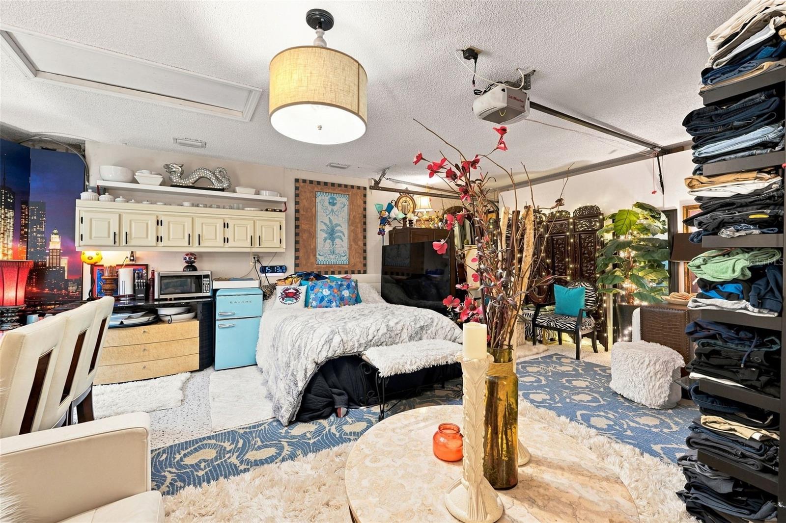 8136 GOLF CLUB CT