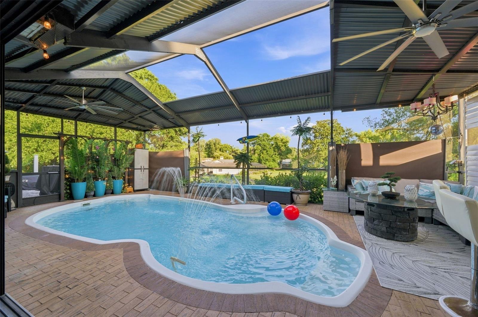 8136 GOLF CLUB CT