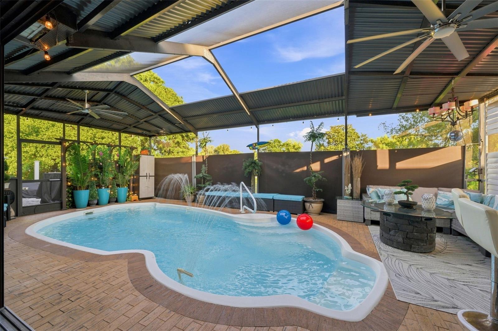 8136 GOLF CLUB CT