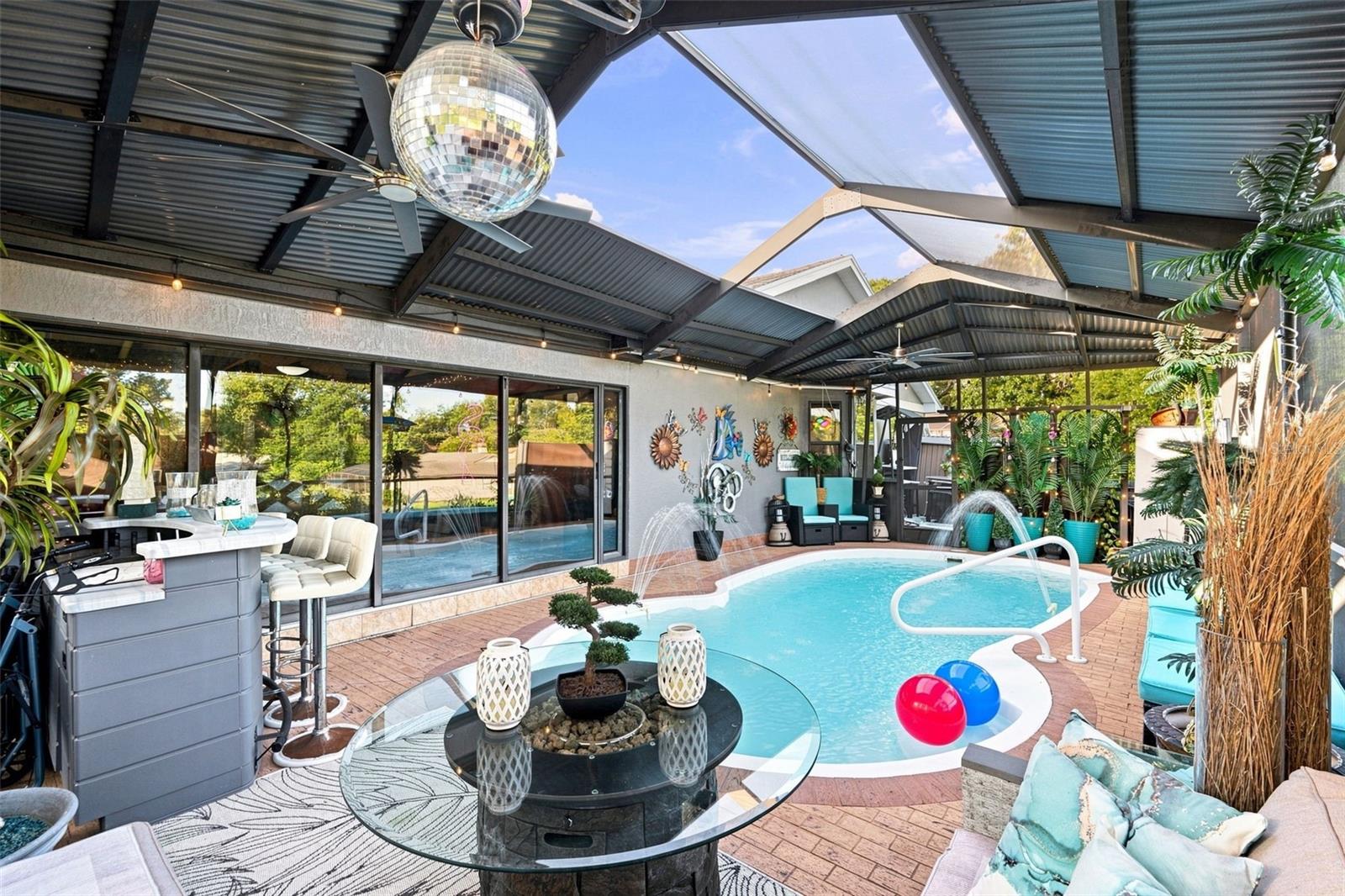 8136 GOLF CLUB CT
