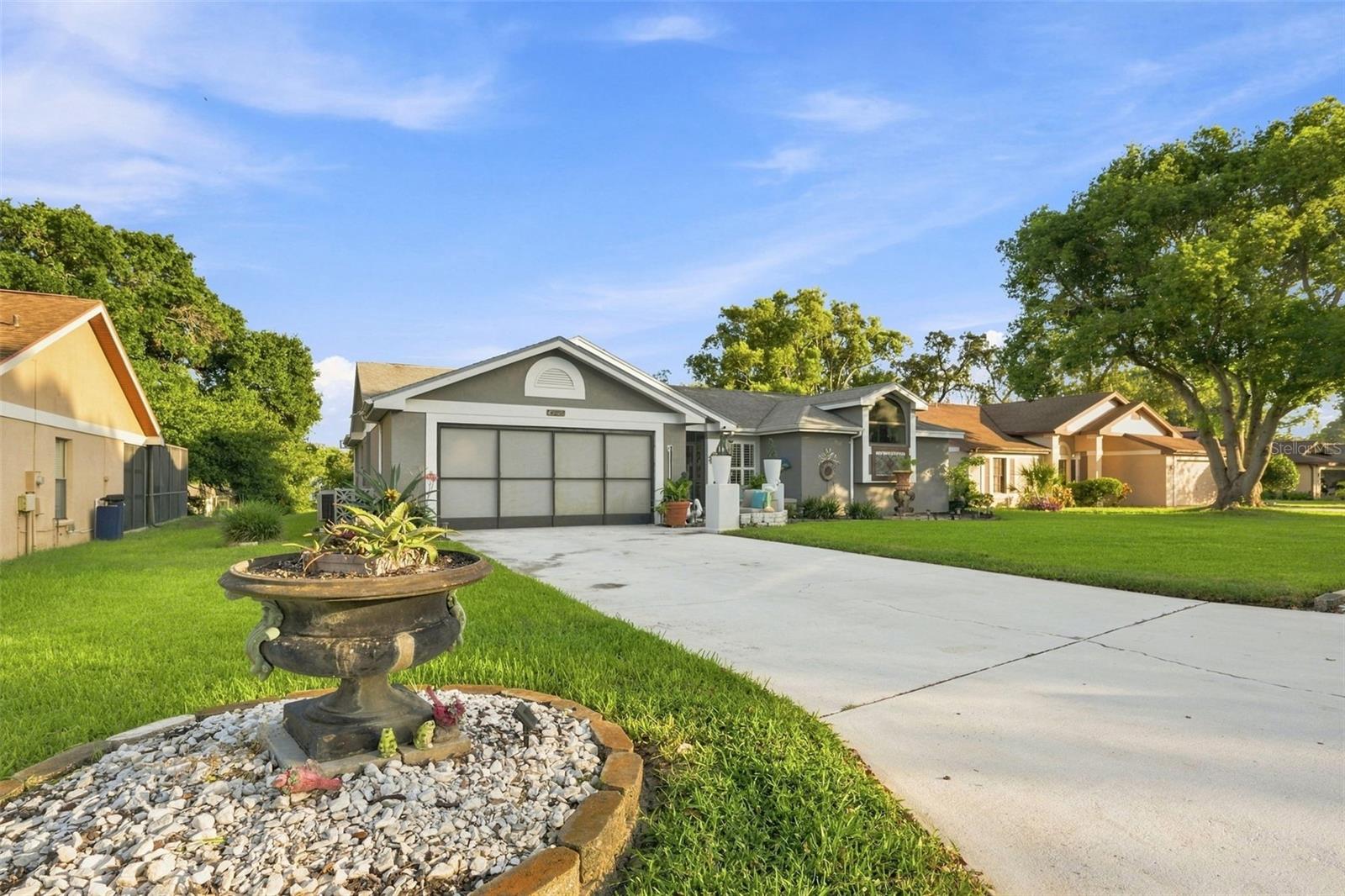 8136 GOLF CLUB CT