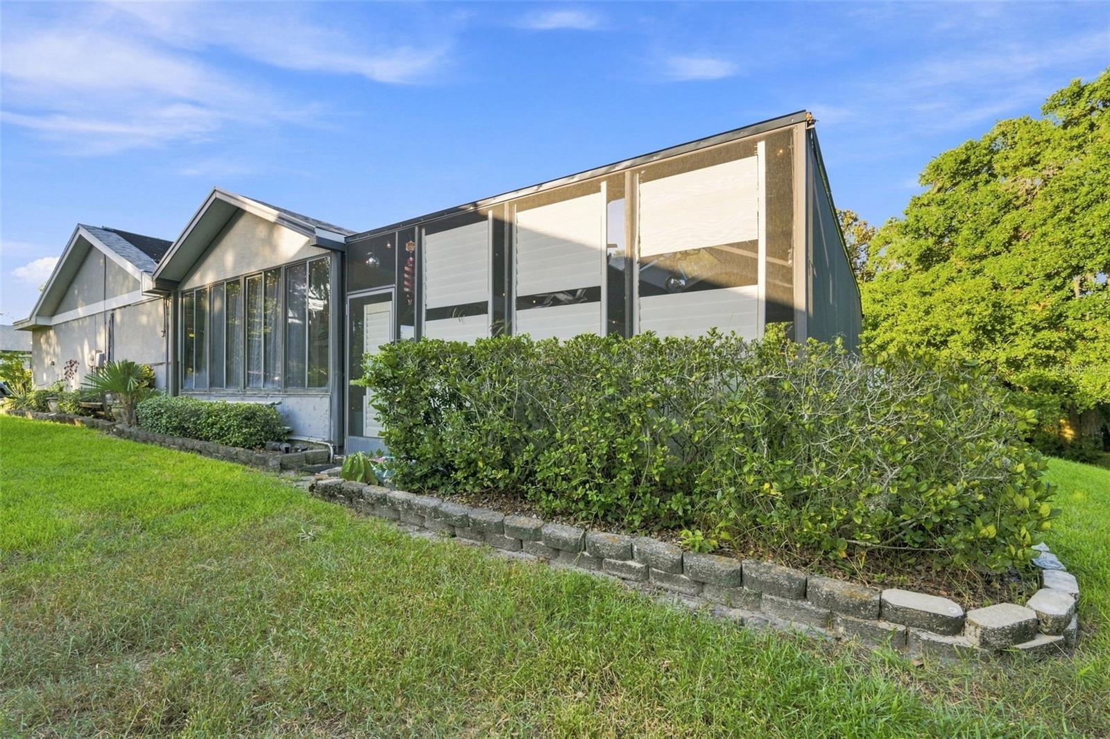 8136 GOLF CLUB CT