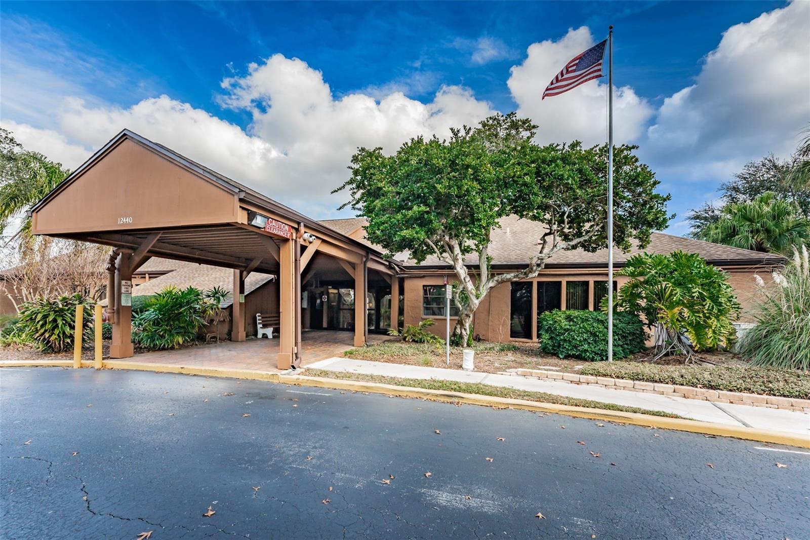 8136 GOLF CLUB CT