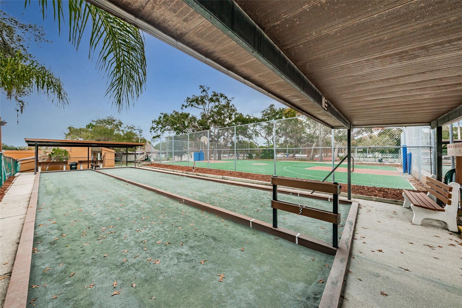 8136 GOLF CLUB CT