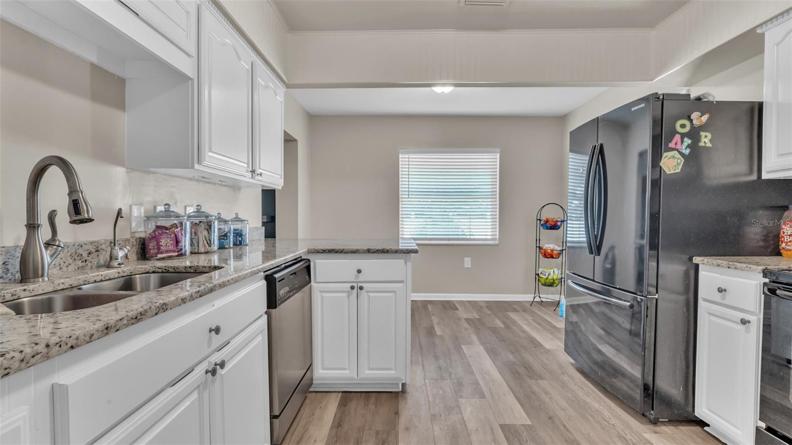 1002 KAY JEAN DR