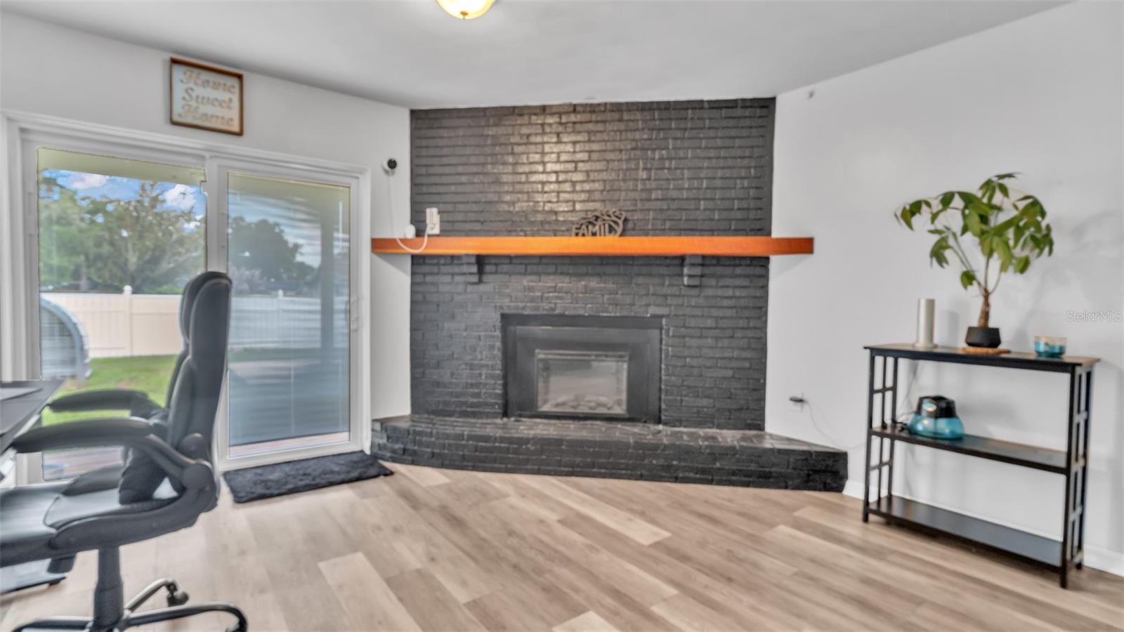 1002 KAY JEAN DR