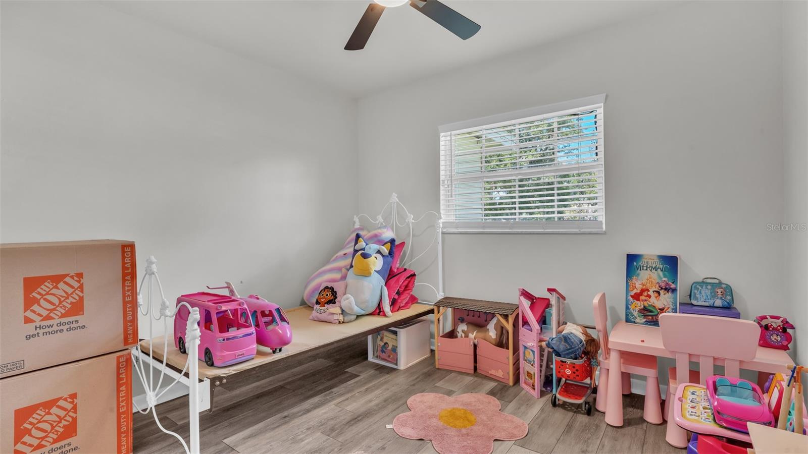 1002 KAY JEAN DR