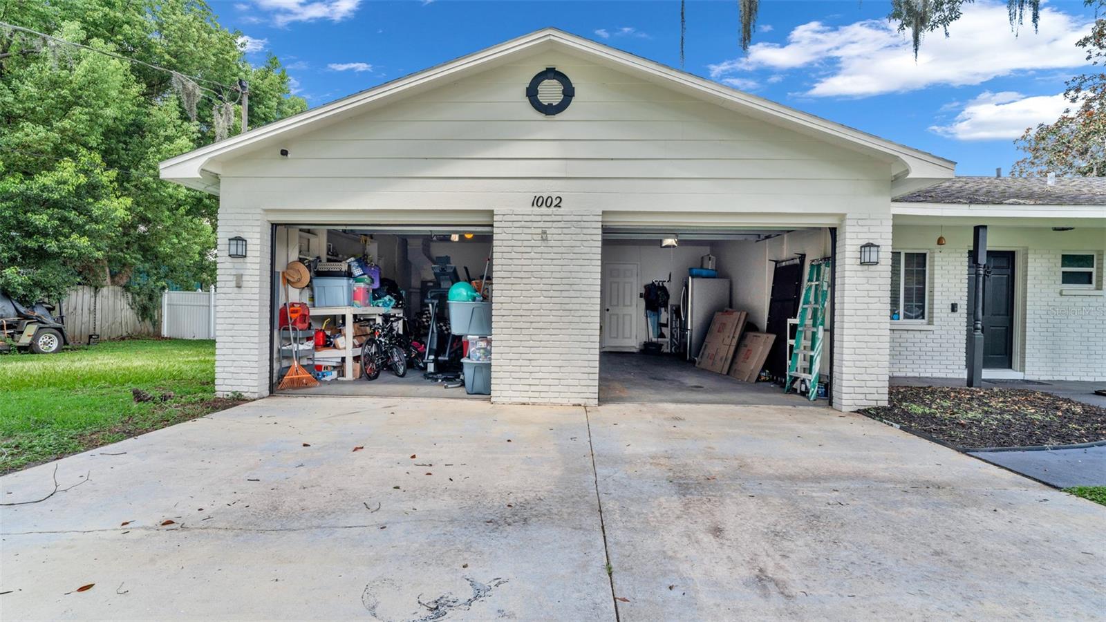 1002 KAY JEAN DR