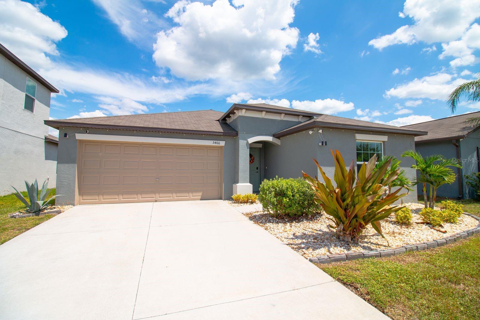 5466 BLUE AZURE DR