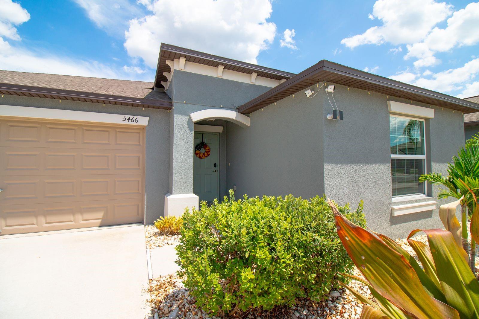 5466 BLUE AZURE DR