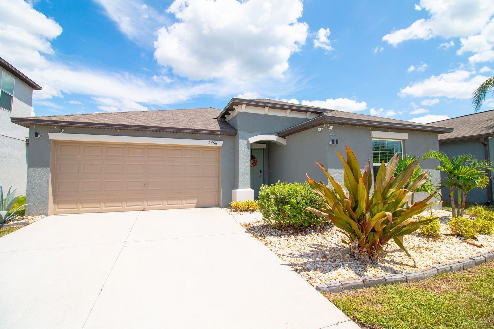 5466 BLUE AZURE DR
