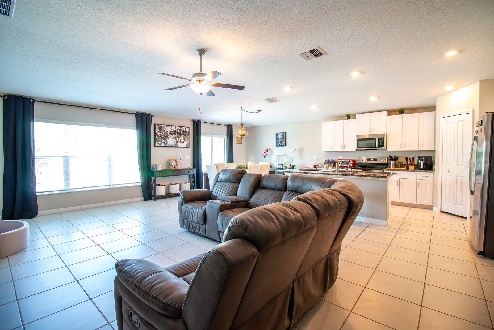 5466 BLUE AZURE DR
