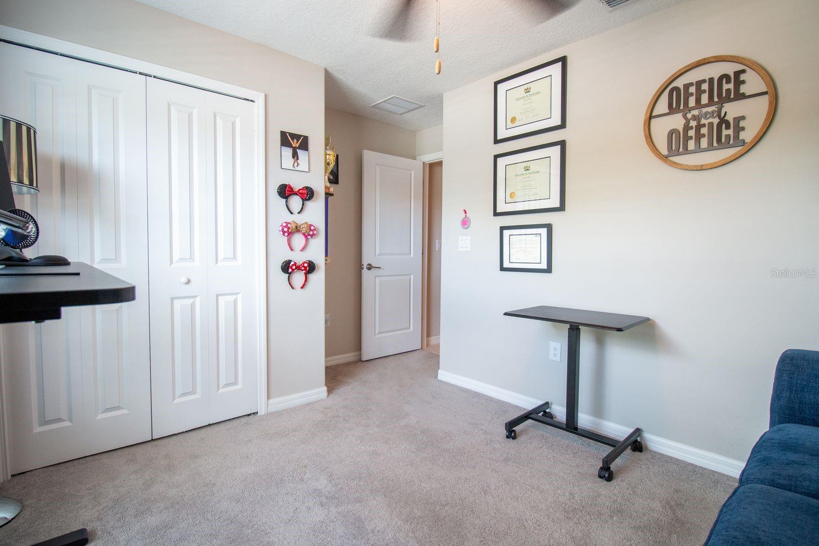 5466 BLUE AZURE DR