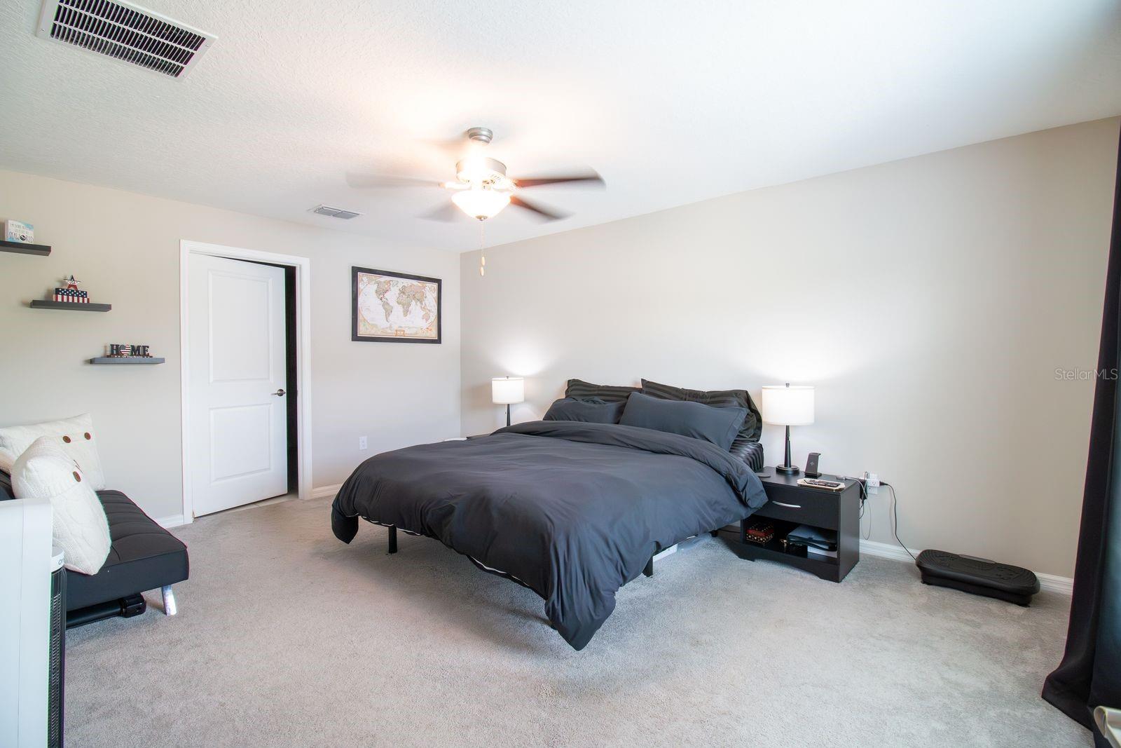 5466 BLUE AZURE DR