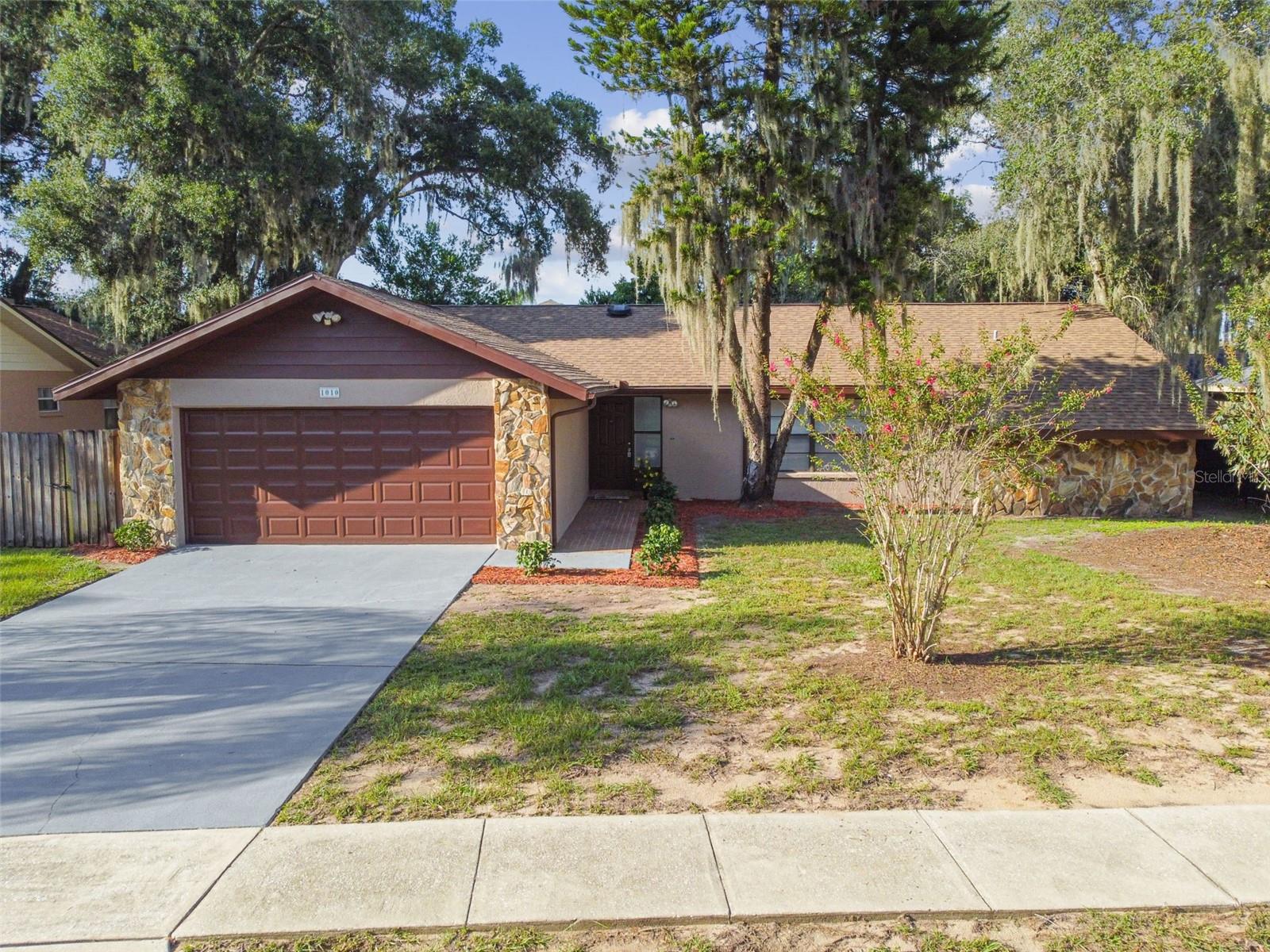 1010 Riflecrest Ave, Valrico