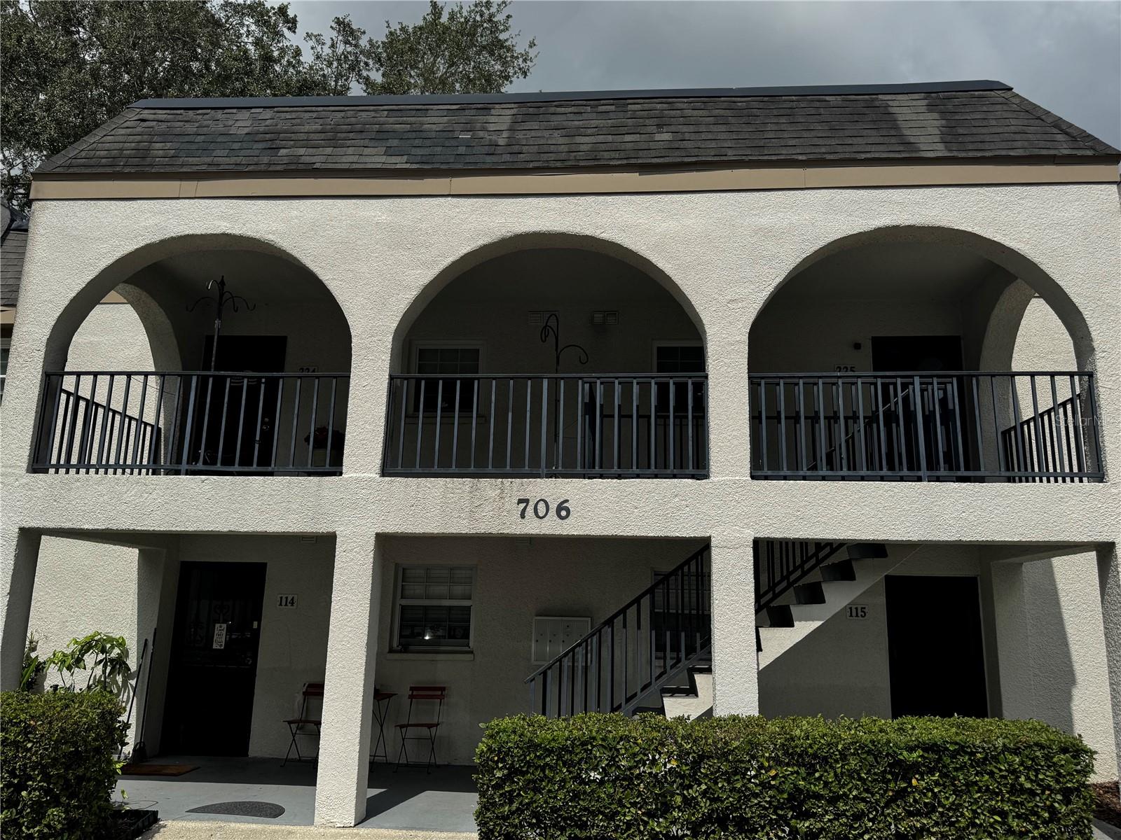 706 OAKGROVE DR #114