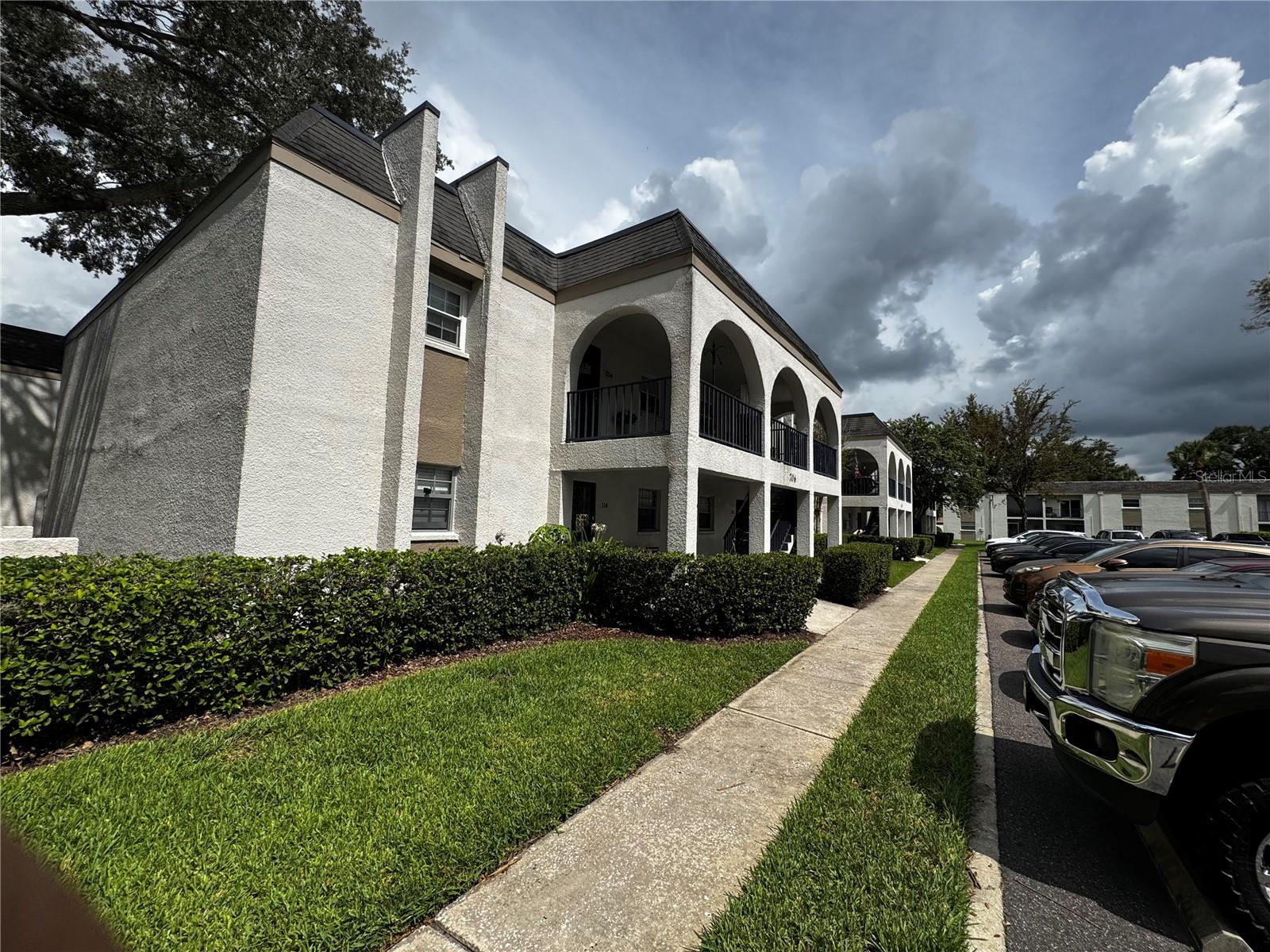 706 OAKGROVE DR #114