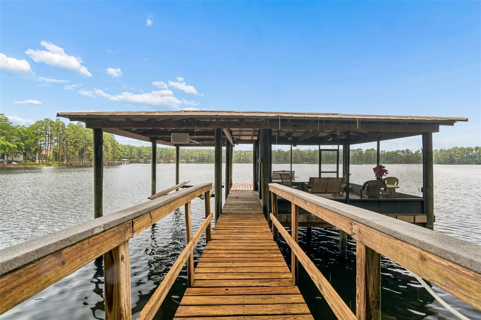 21105 LAKE VIENNA DR