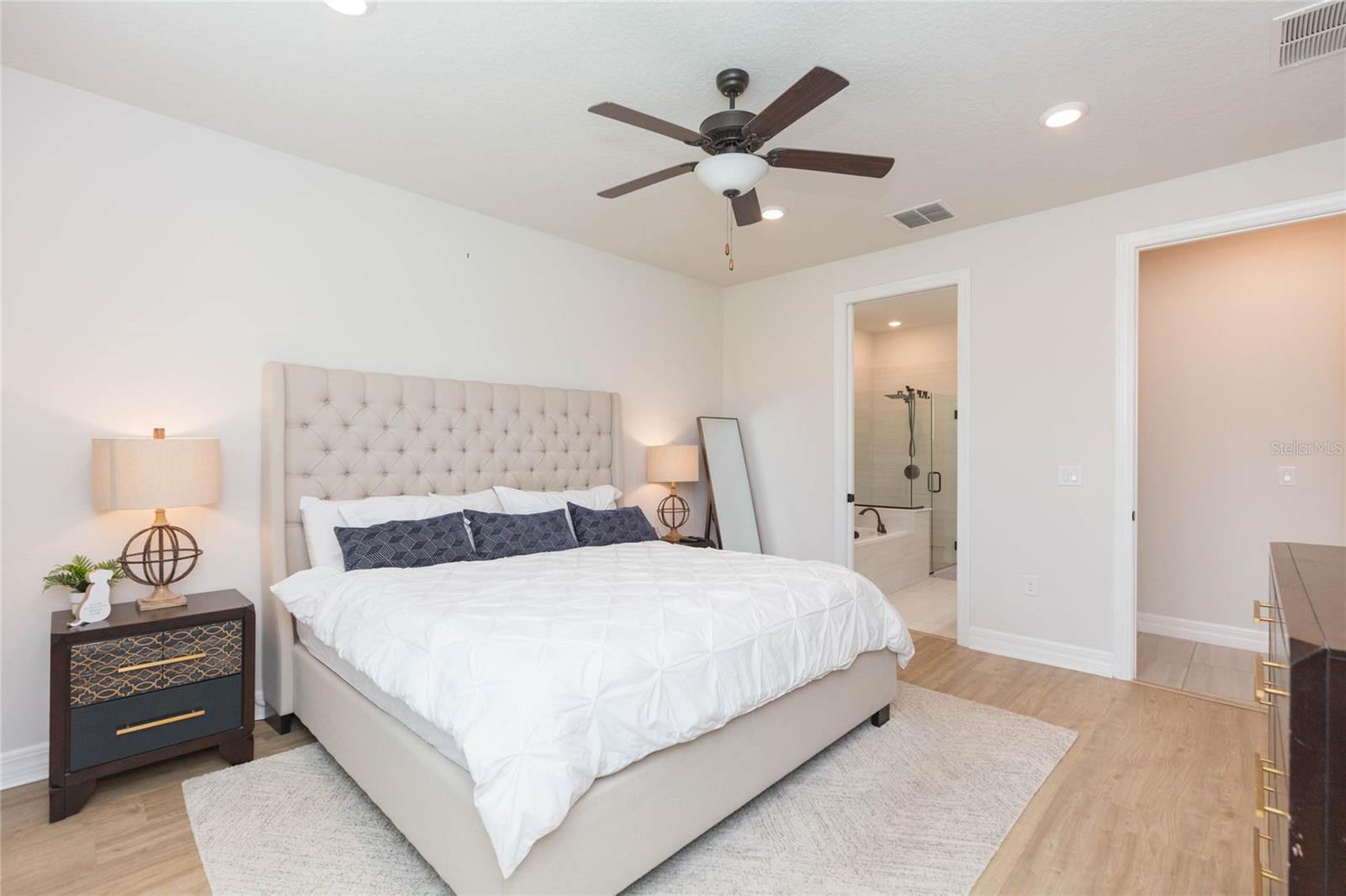 7430 POOL COMPASS LOOP