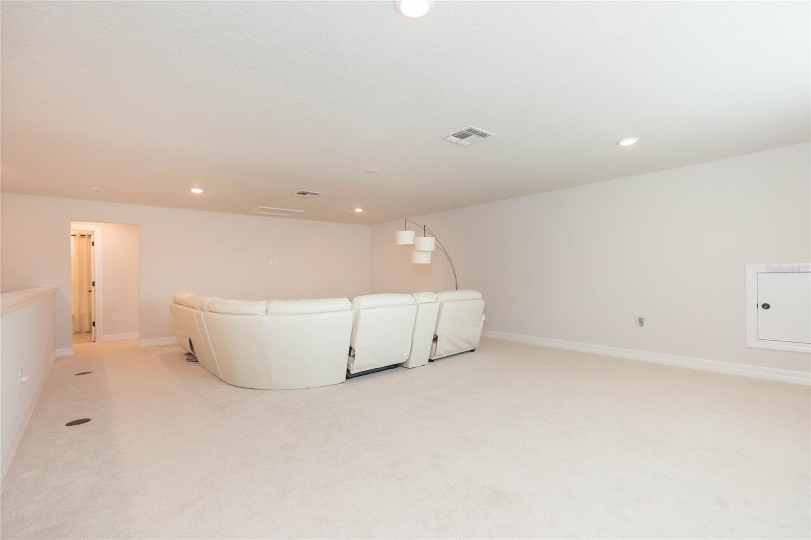 7430 POOL COMPASS LOOP