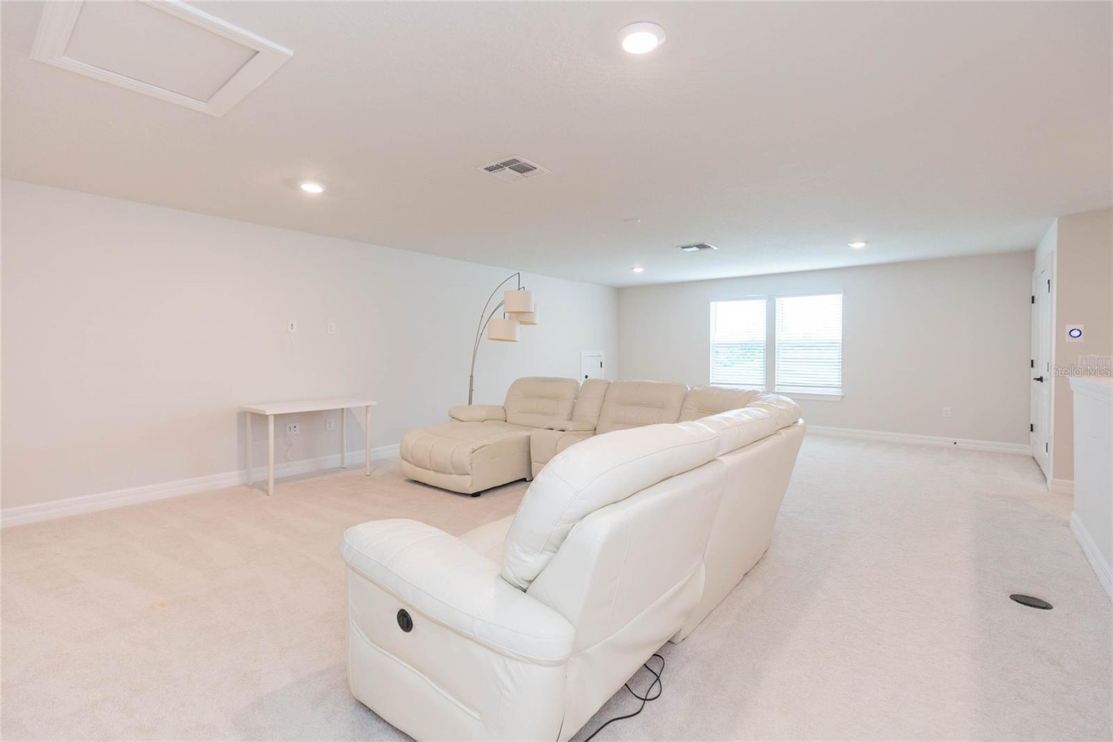 7430 POOL COMPASS LOOP