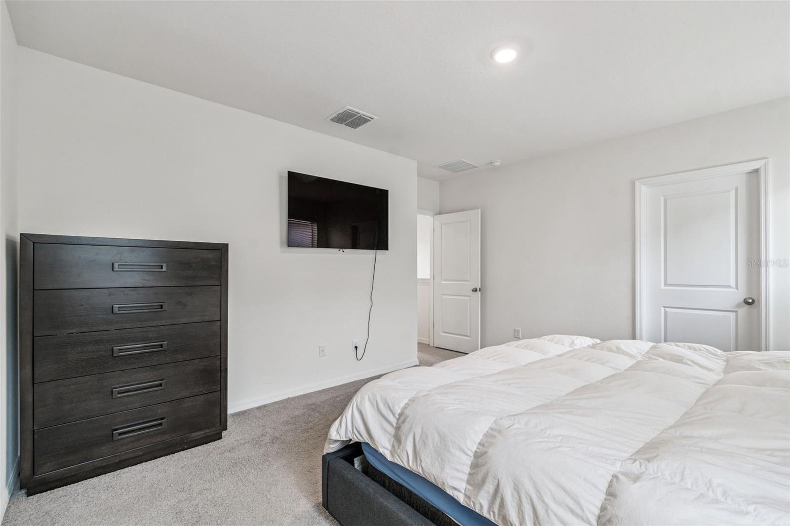 5667 CHORLEYWOOD LN