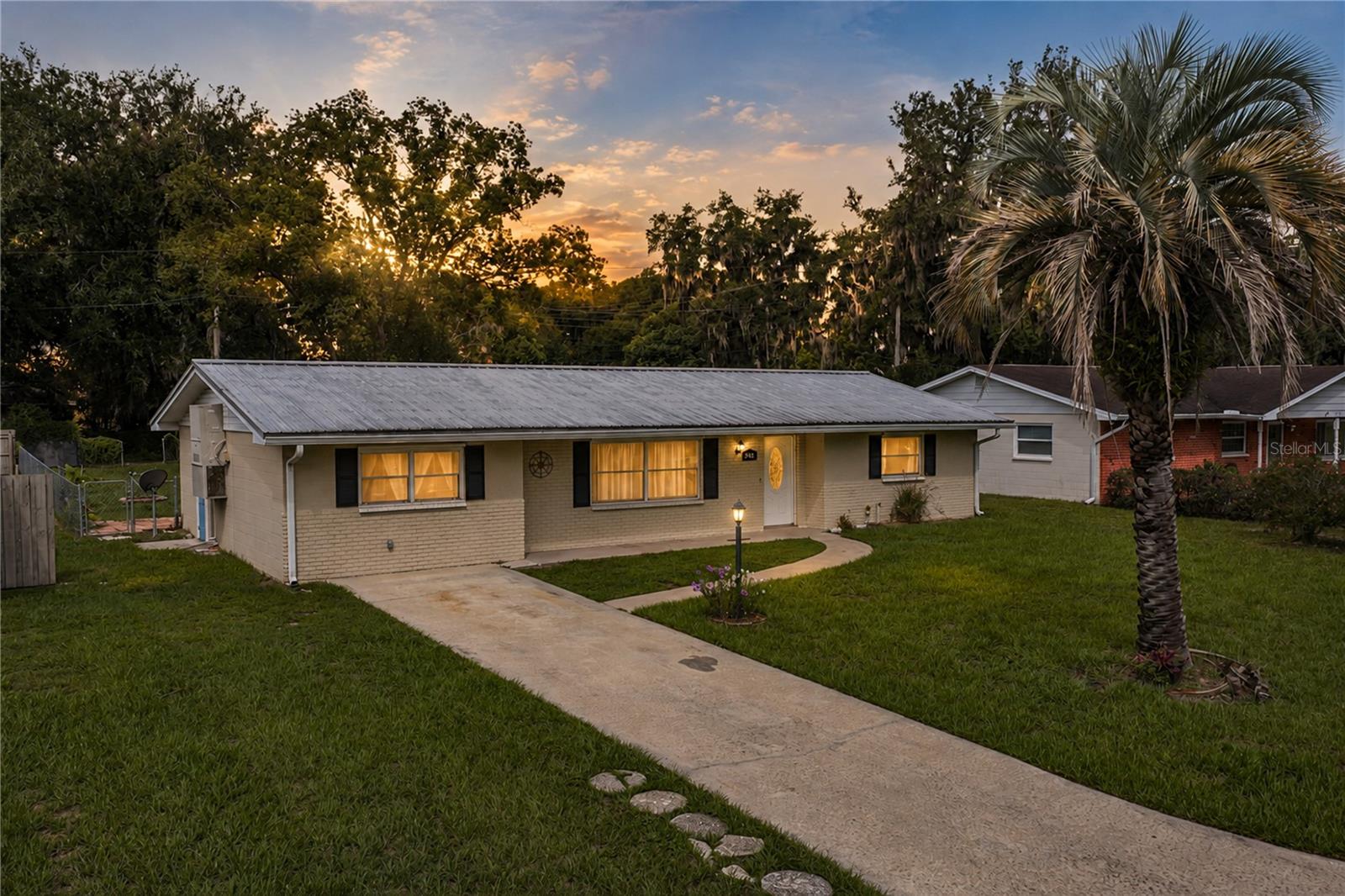 5745 13th St, Zephyrhills