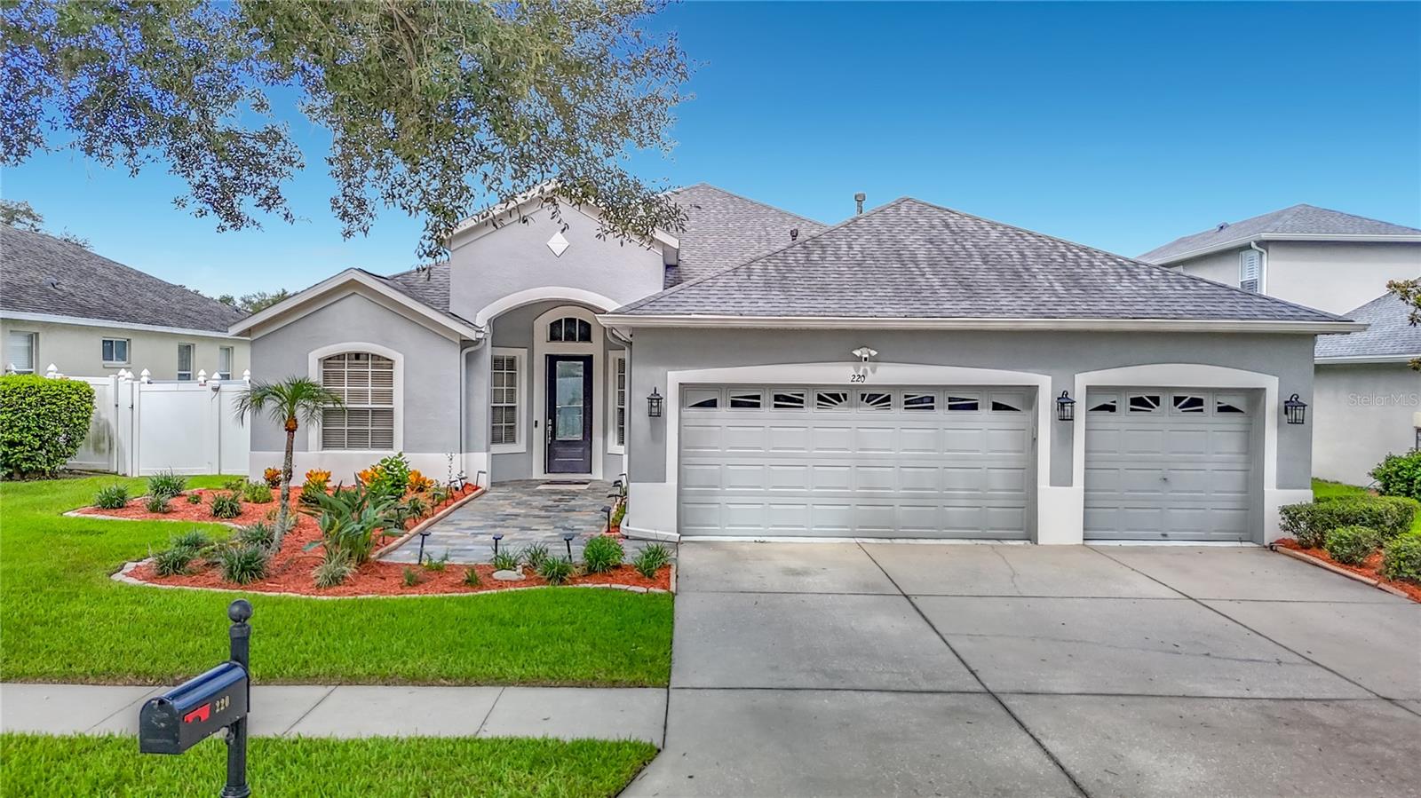 220 Ronja Ln, Valrico