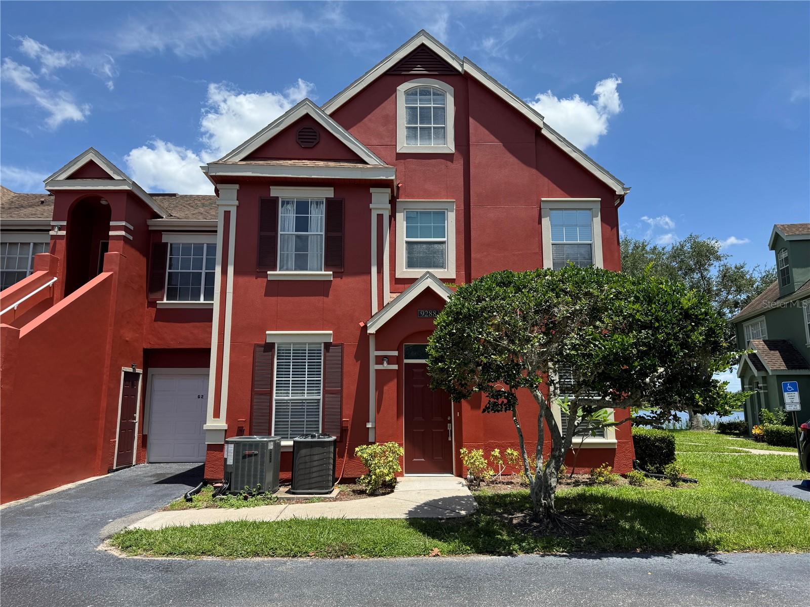 9288 Lake Chase Island Way, Tampa