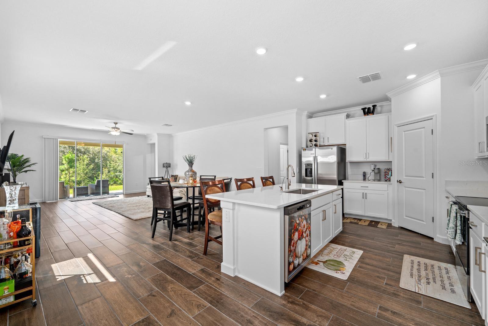 10314 BANYAN BREEZE BLVD