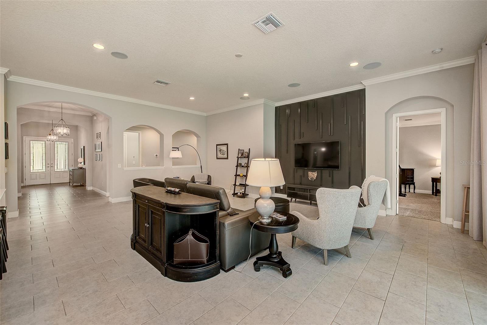 6916 NEOPOLITAN CT