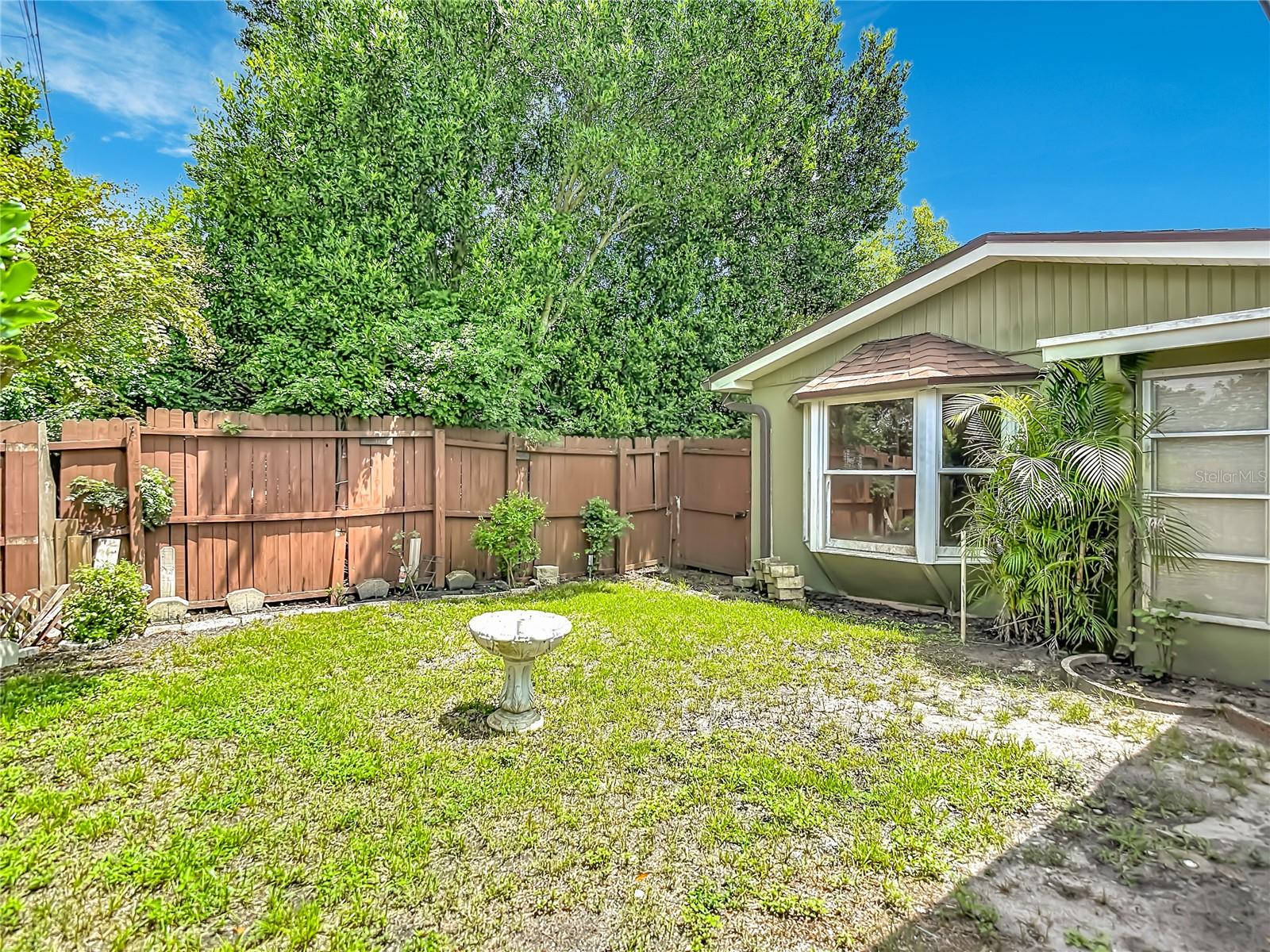 3641 WELLINGTON DR