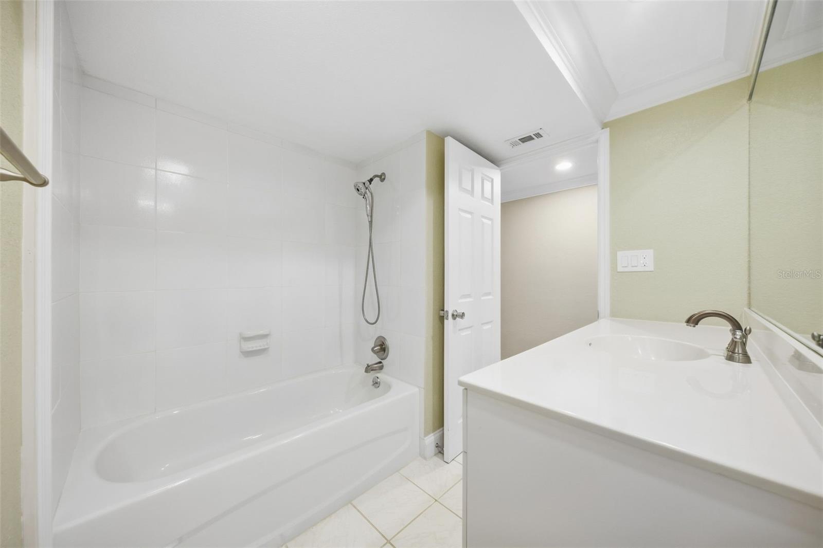 4141 BAYSHORE BLVD #604