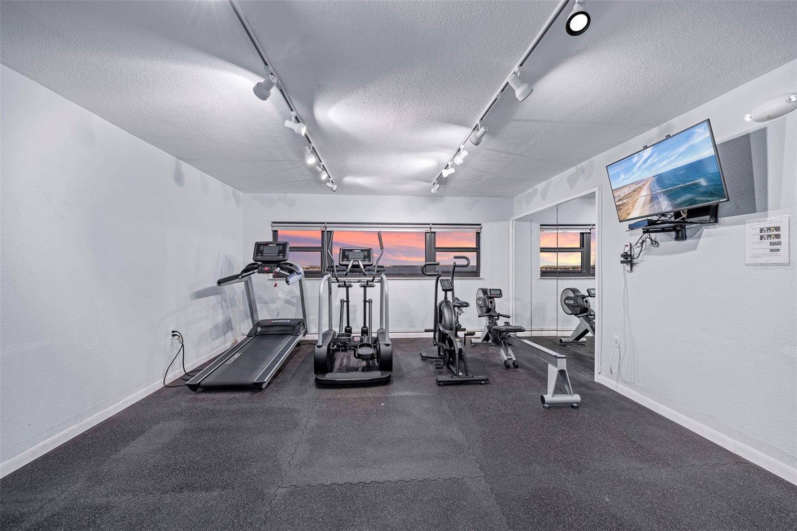 4141 BAYSHORE BLVD #604