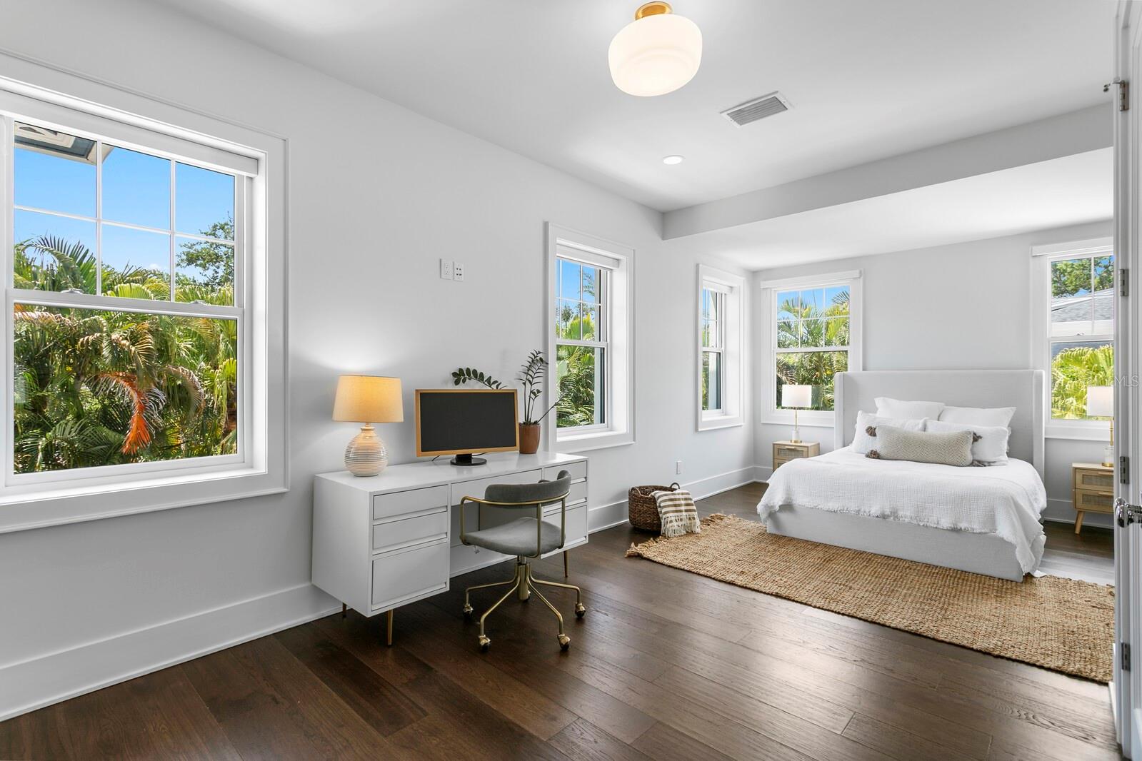 907 BAYSHORE BLVD
