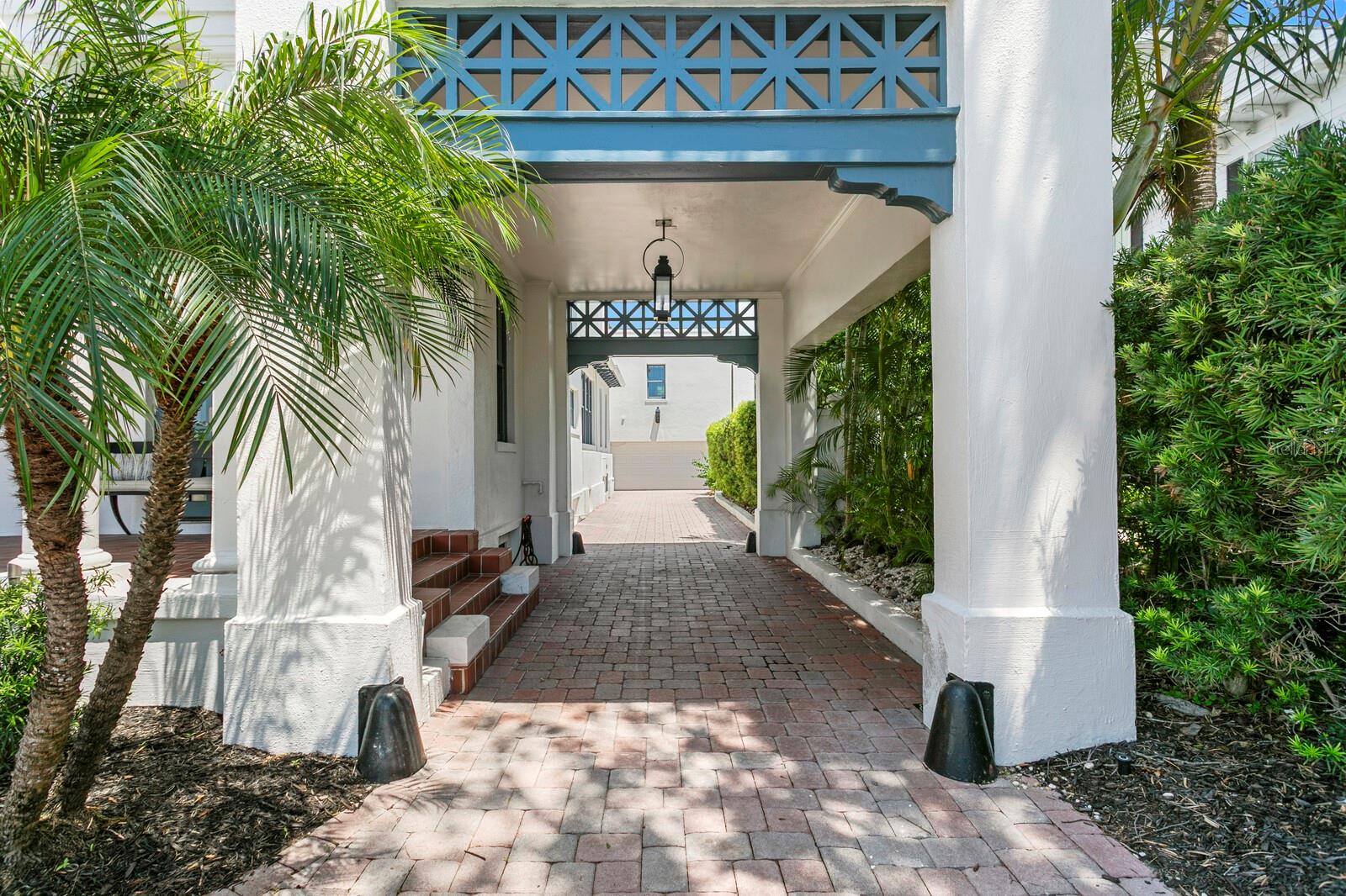 907 BAYSHORE BLVD