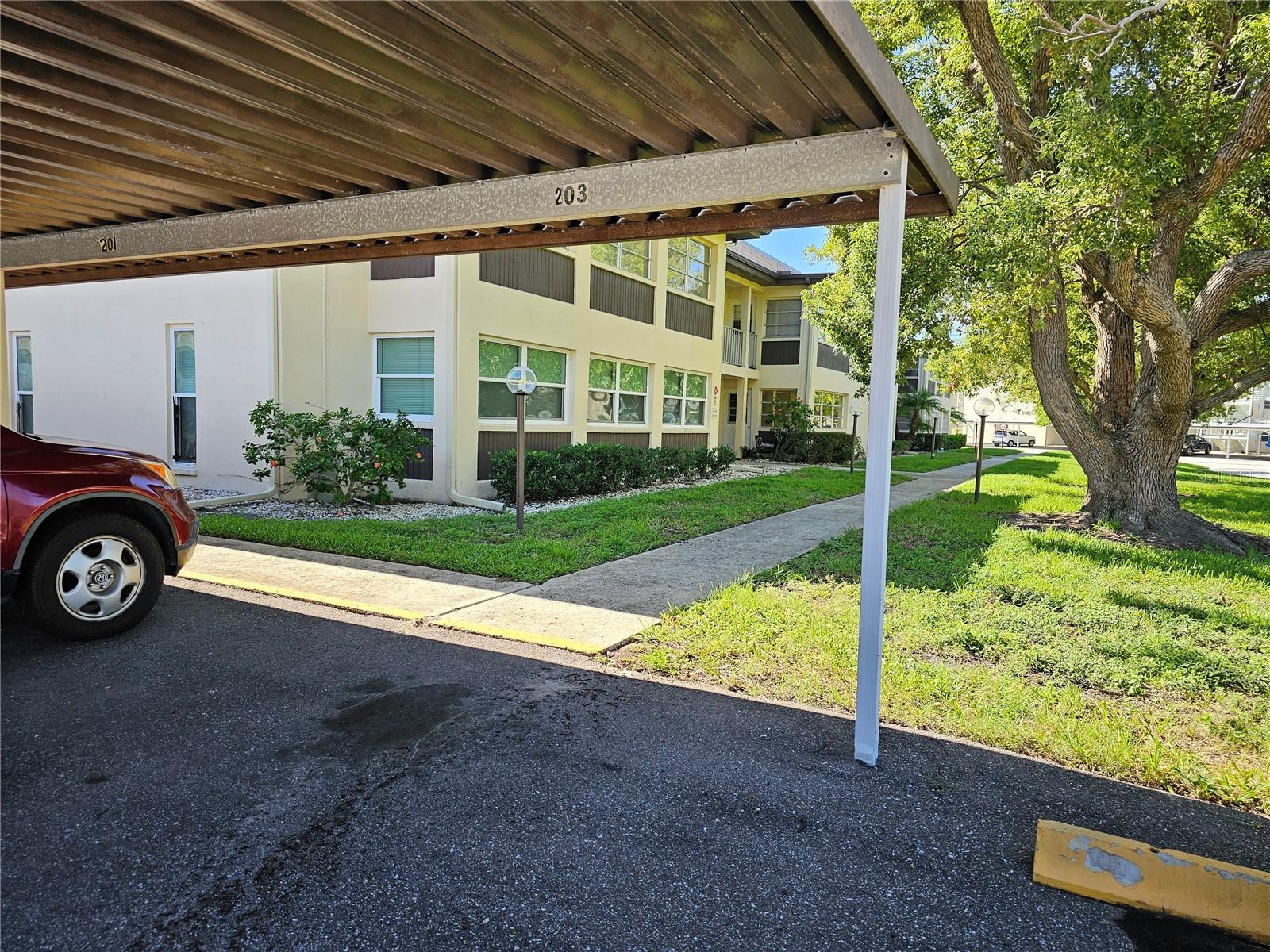 5242 Opal Ln #101, New Port Richey